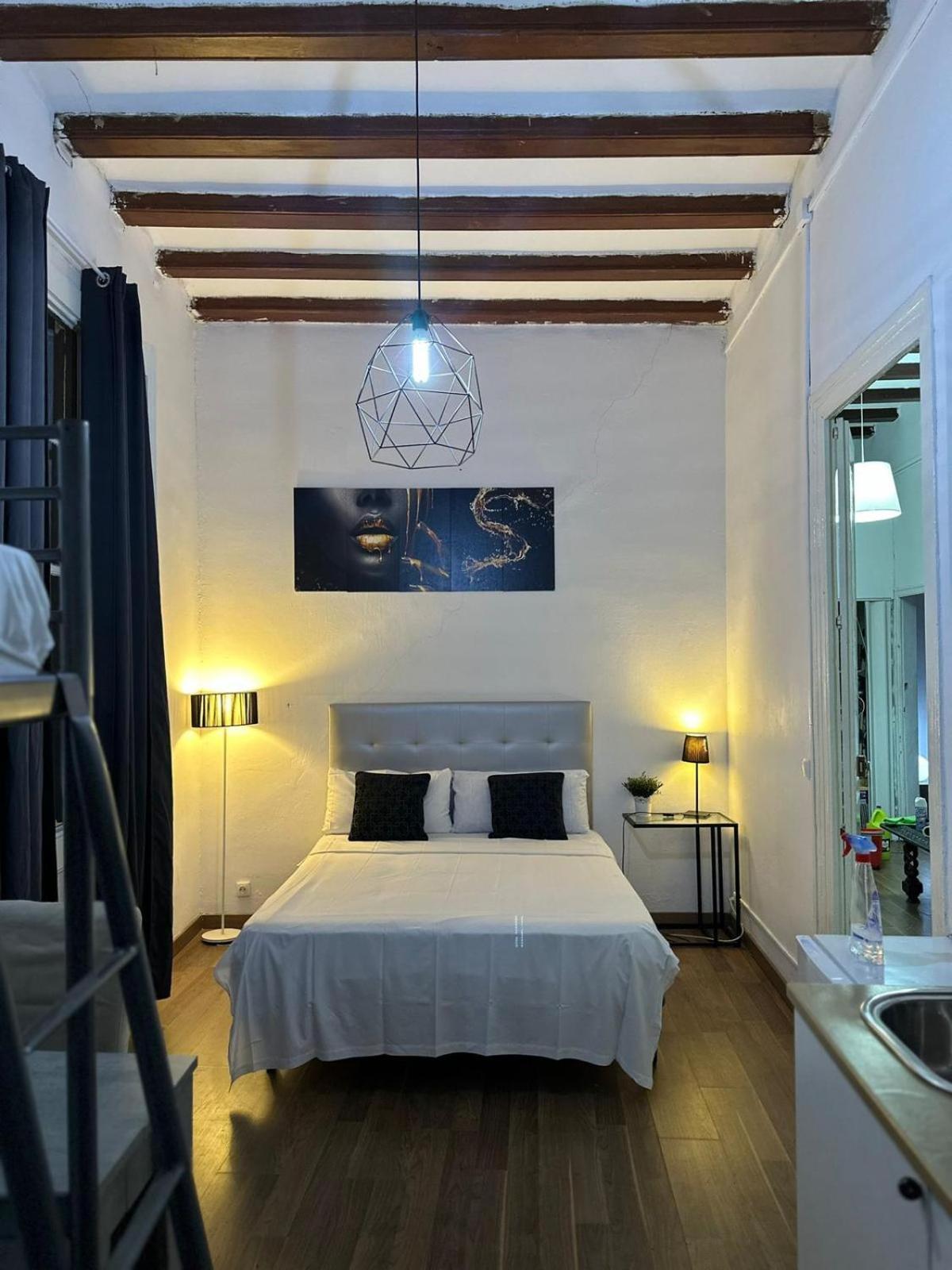 Central Cozy Suite Barcelona Bagian luar foto
